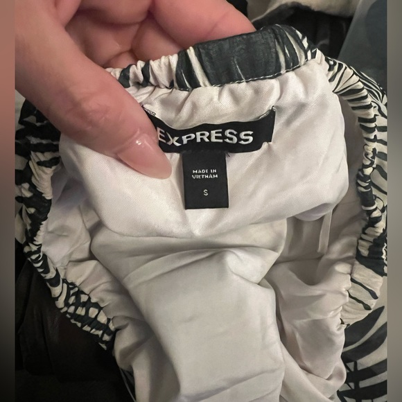 Express-Romper - Picture 5 of 5